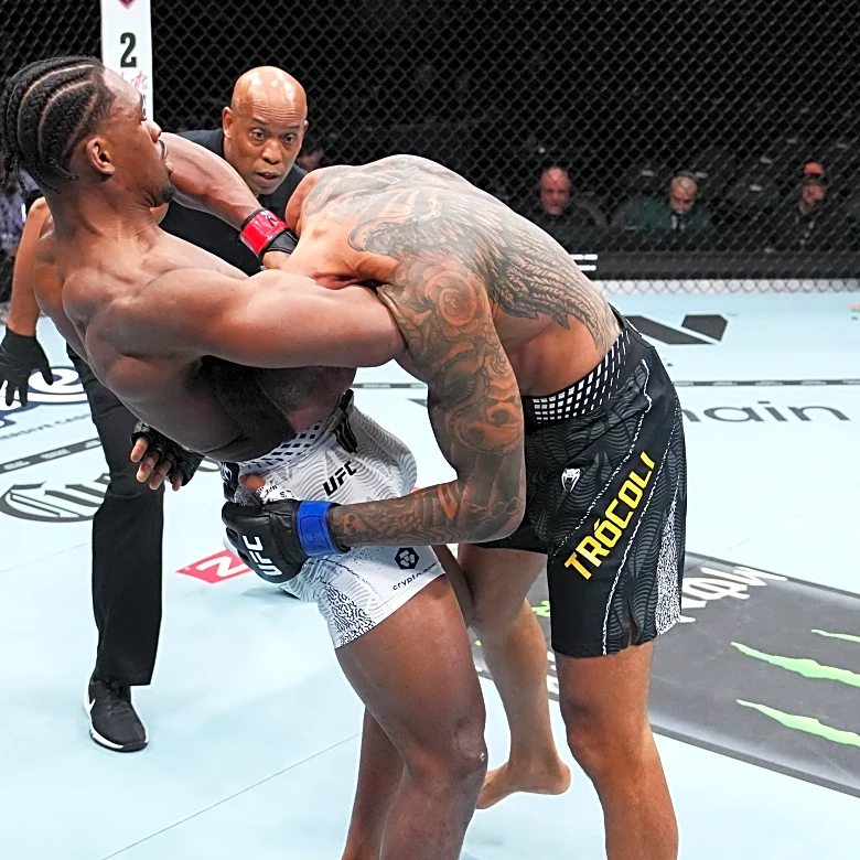 Highlights! Top prospect Mansur Abdul-Malik delivers 69-second standing guillotine choke | UFC 323