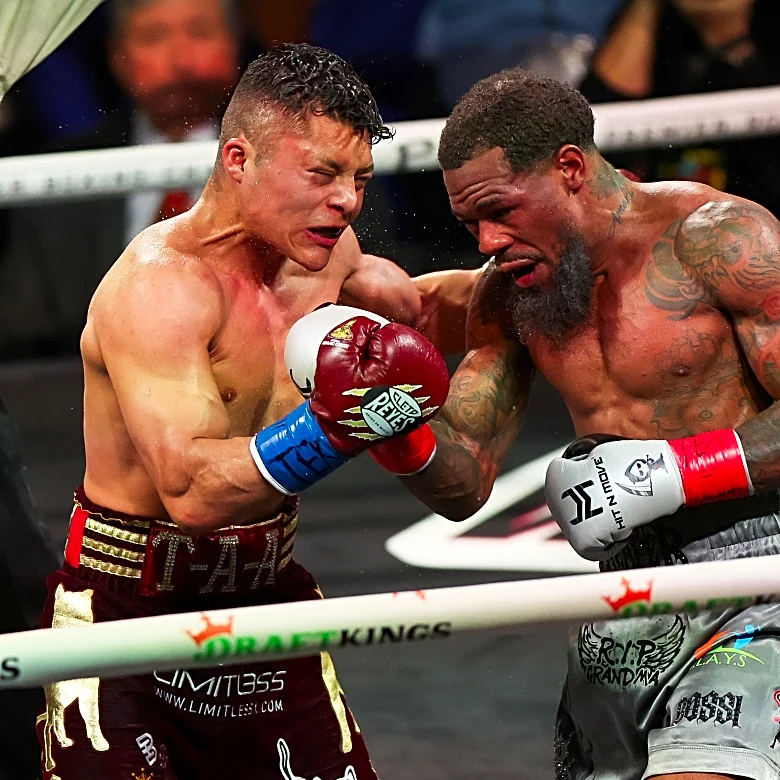 Pitbull Cruz and Lamont Roach battle to draw, Foster routs Fulton, Lara retains