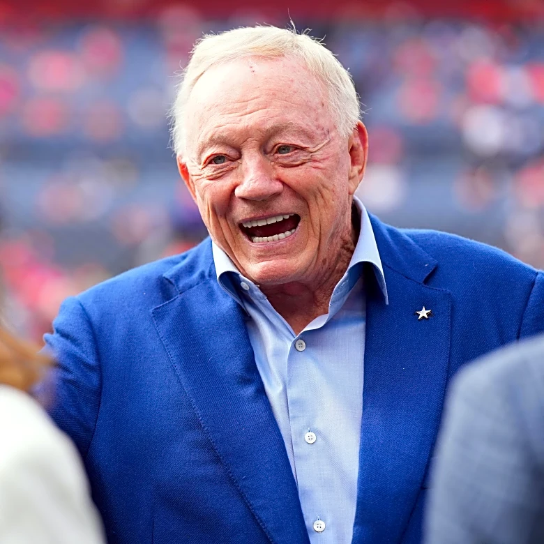 Cowboys news: Jerry Jones holding on to a playoff dream