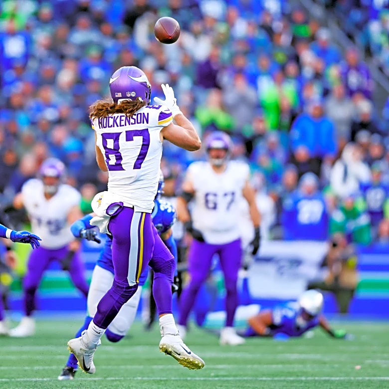 Washington Commanders at Minnesota Vikings: Key Information and First Quarter Discussion