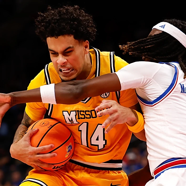 Mizzou falls to top-25 Kansas in Border War, 80-60
