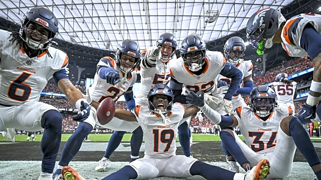 Broncos defeat Raiders and retake top seed in AFC