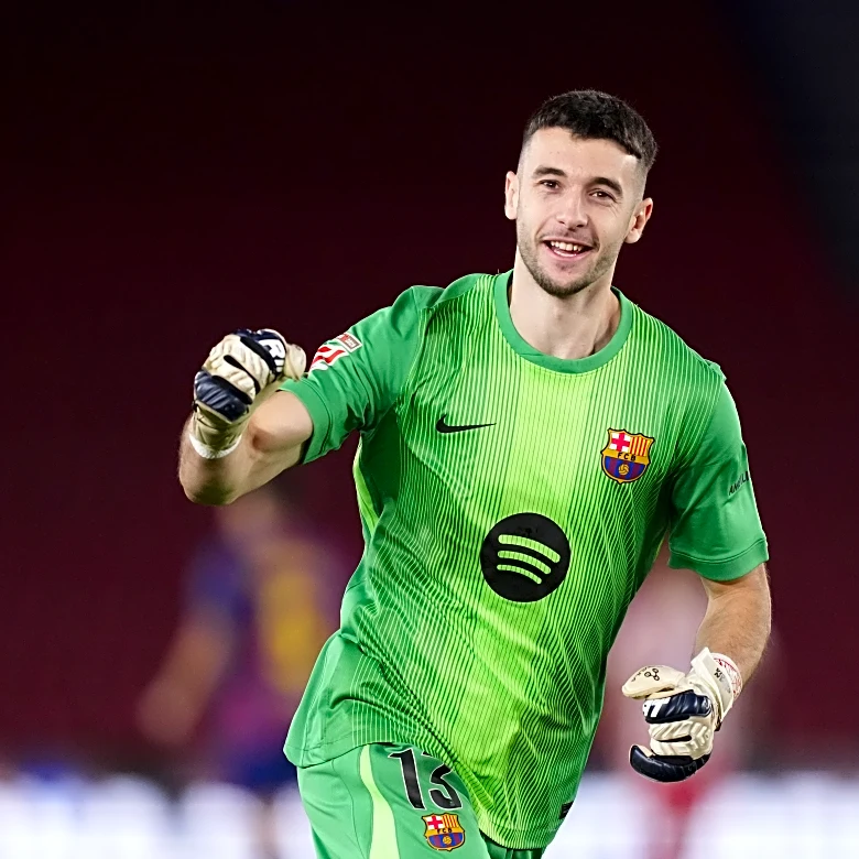 Joan Garcia expected to be fit to face Eintracht Frankfurt after Barcelona injury scare