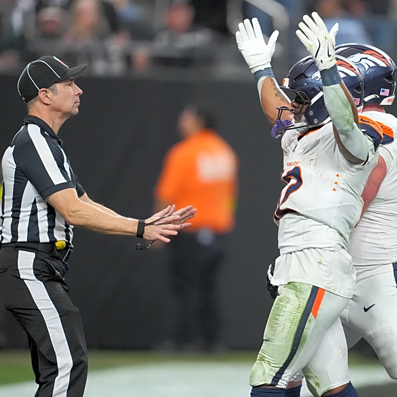 Instant reaction: Broncos hold off Raiders to earn eleventh victory