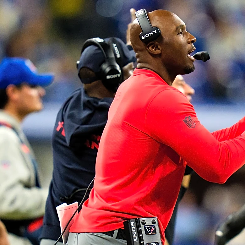 Texans vs. Chiefs game thread: DeMeco Ryans looks to slow down Patrick Mahomes