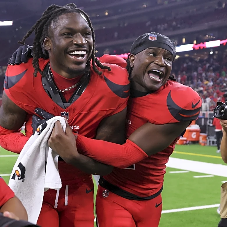 Texans win fifth game in a row