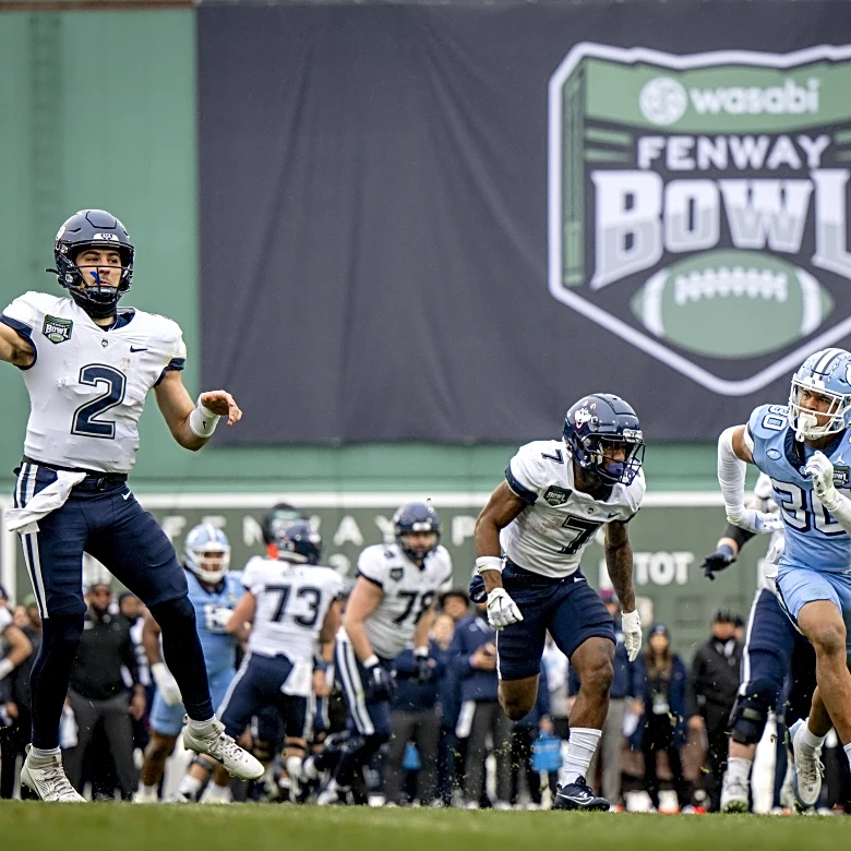 Army and UConn to meet in 2025 Fenway Bowl