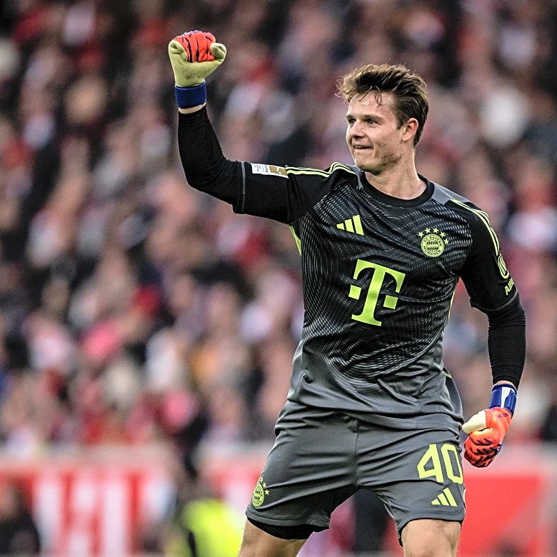 Bayern Munich keeper Jonas Urbig explains how he sparked the opener against Stuttgart