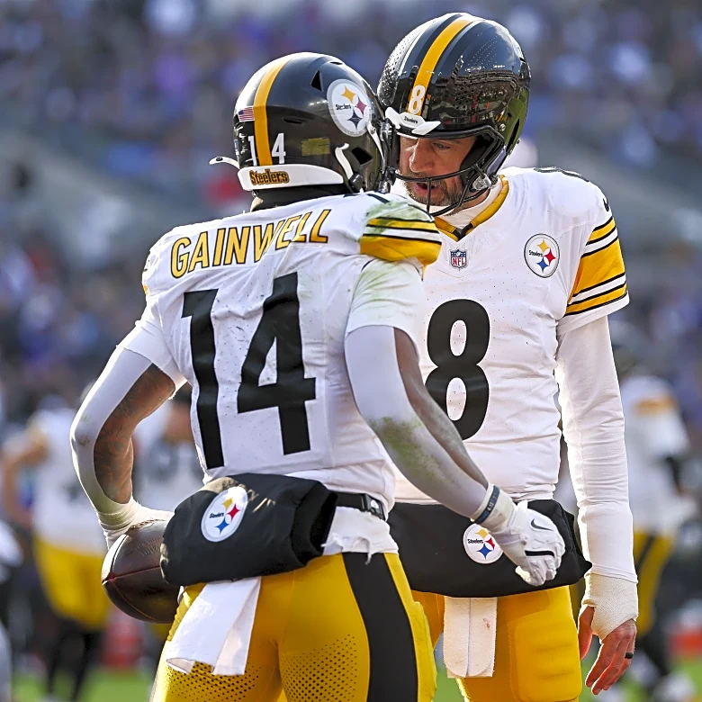 Steelers open as slim favorites over Dolphins in Week 15