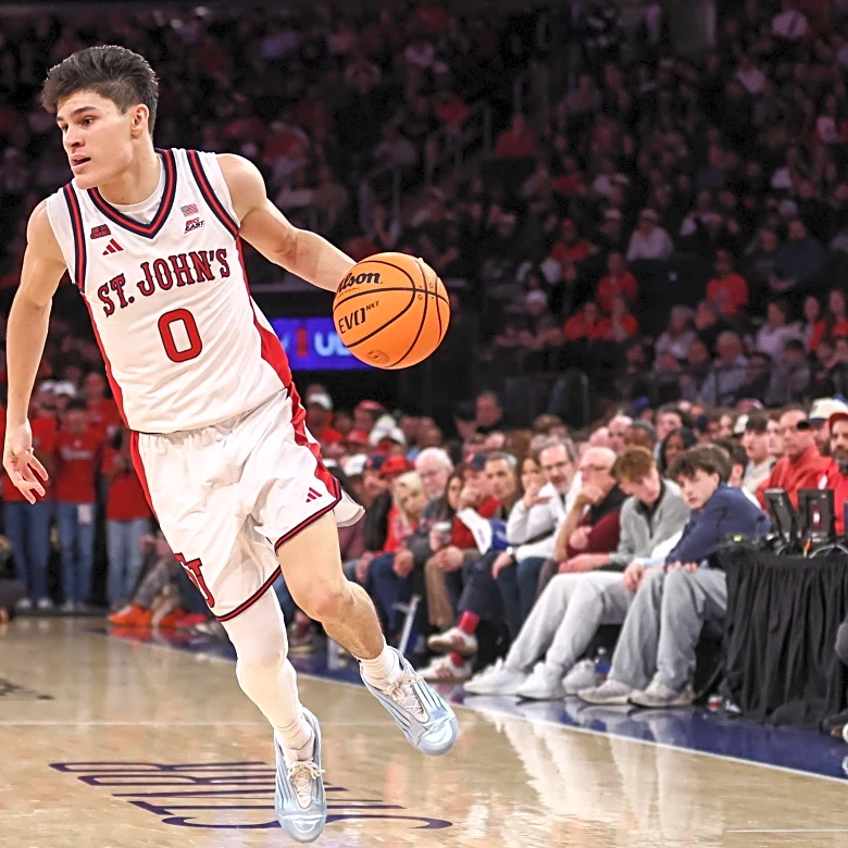 St. John’s men’s basketball moves up one spot in AP top 25 poll after win over Ole Miss