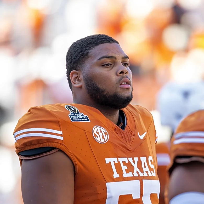 Texas DT Melvin Hills III enters the NCAA transfer portal