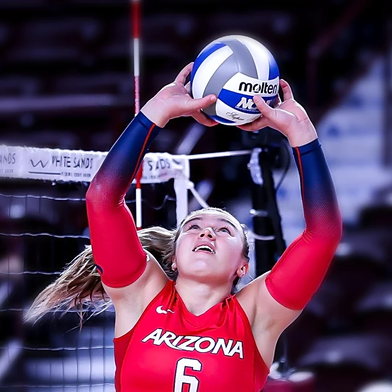 Setter Avery Scoggins announces intent to transfer from Arizona volleyball