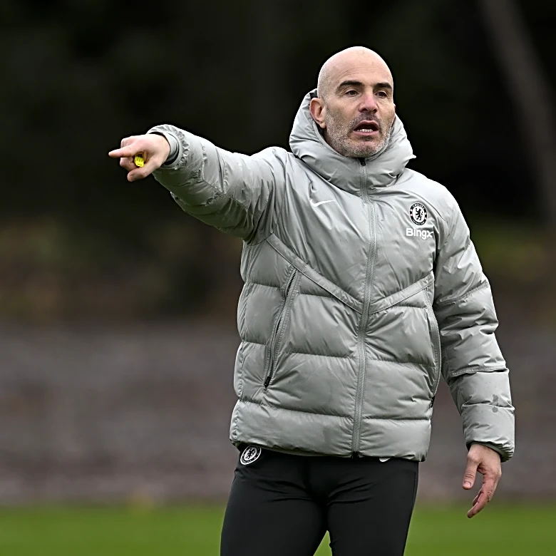 How should Moisés Caicedo and ten others line up against Atalanta for Chelsea?