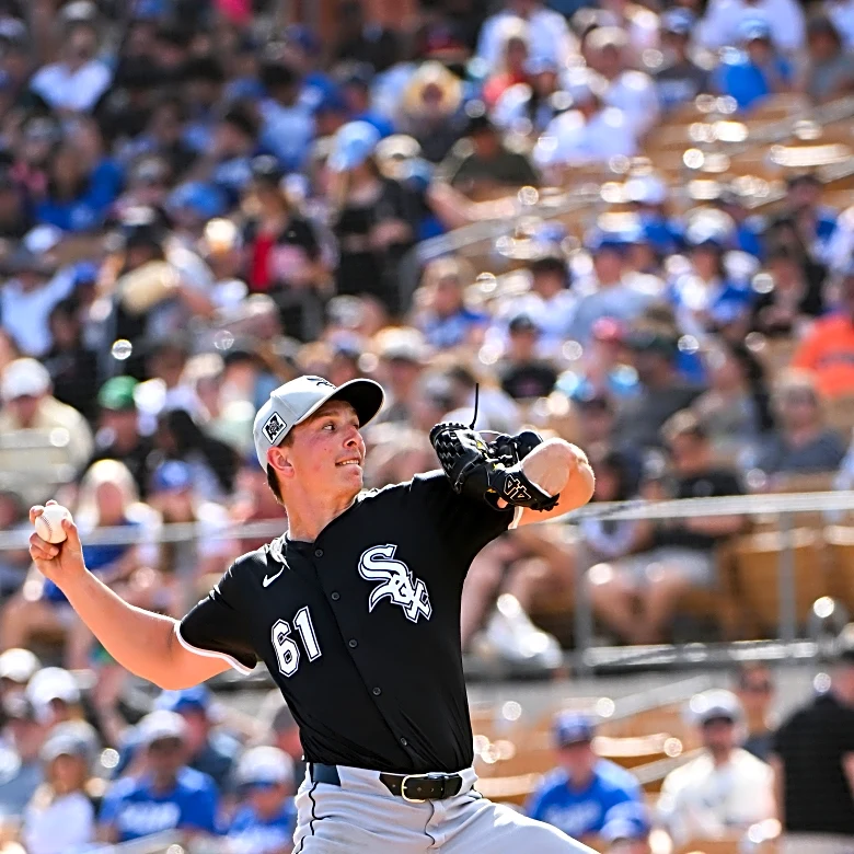 Braves sign reliever James Karinchak to Minor-League Deal