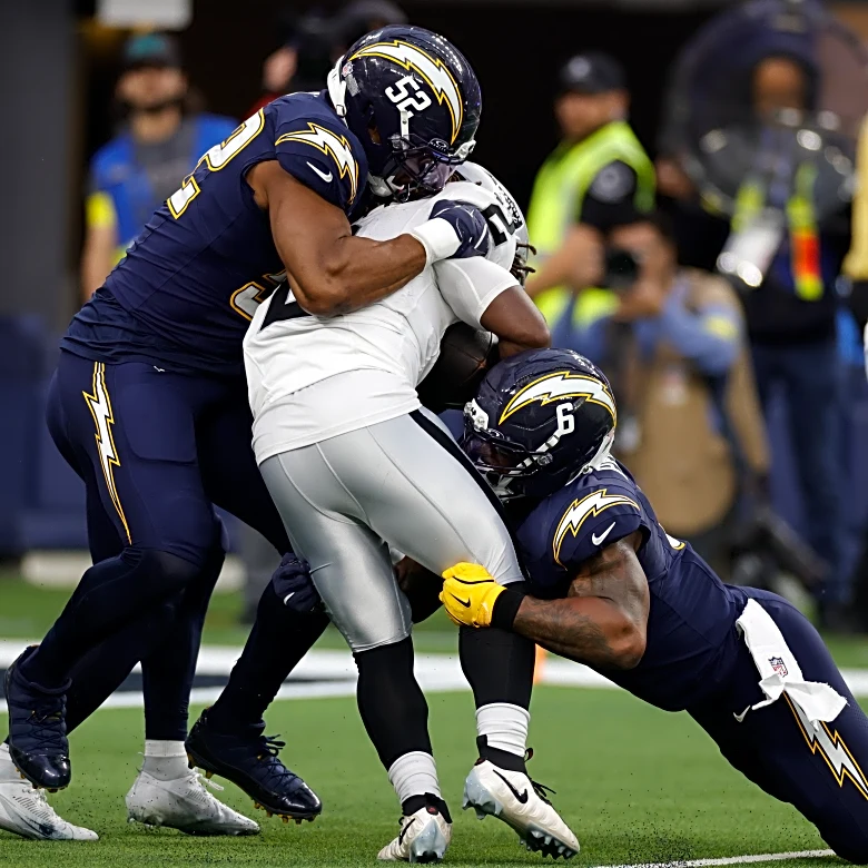 PFF grades from Chargers-Eagles: Donte Jackson authors elite performance vs. PHI