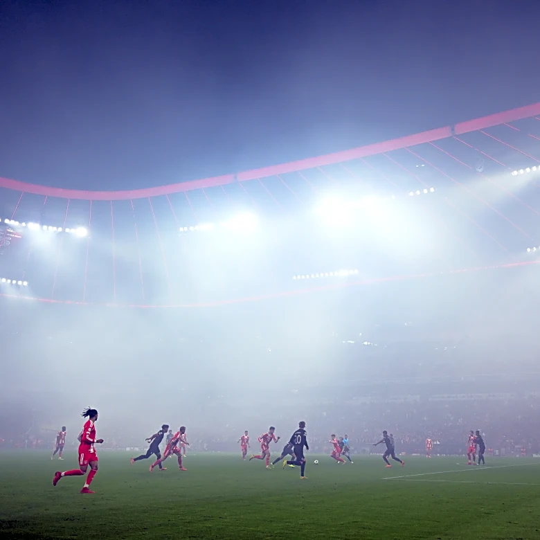Bayern Munich CEO slams Südkurve for pyro show