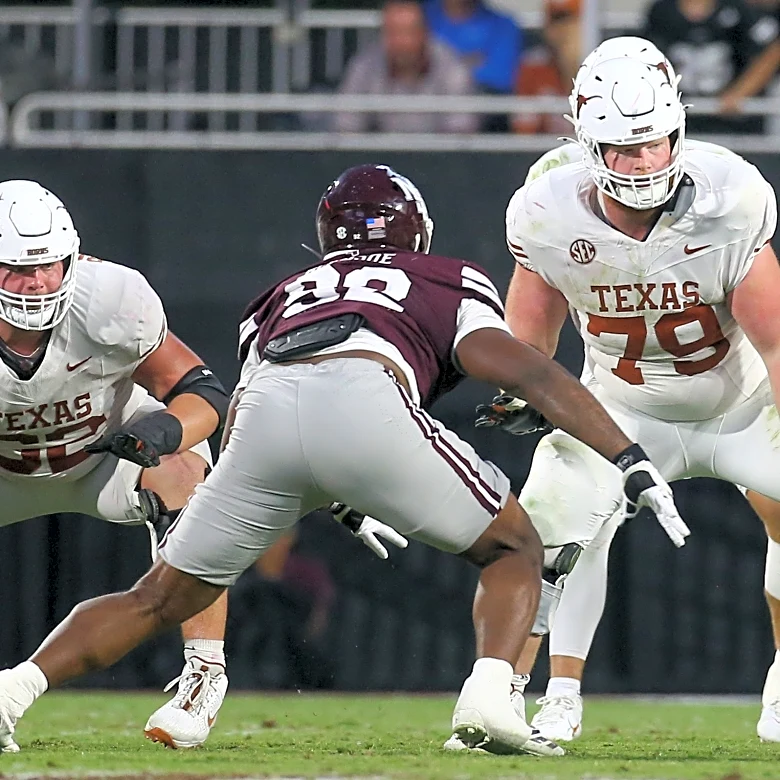 Texas OL Connor Stroh to enter the NCAA transfer portal