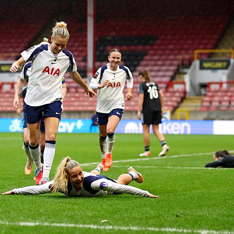 Spurs Women 2 – 1 Aston Villa: Holdt and England stage last minute comeback