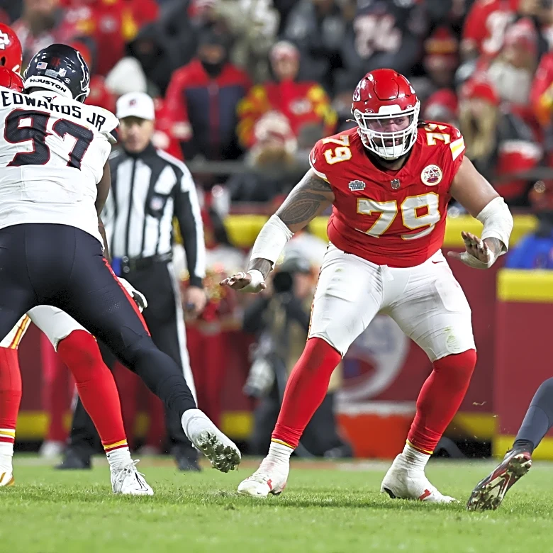 Chiefs’ Esa Pole makes good impression in NFL debut