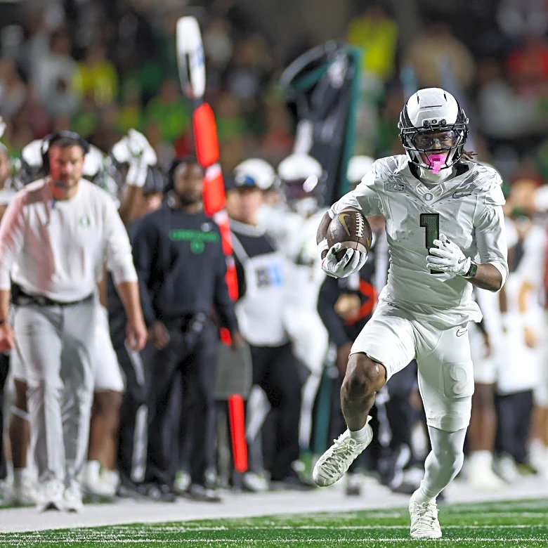 Football: Offensive skill player recruits