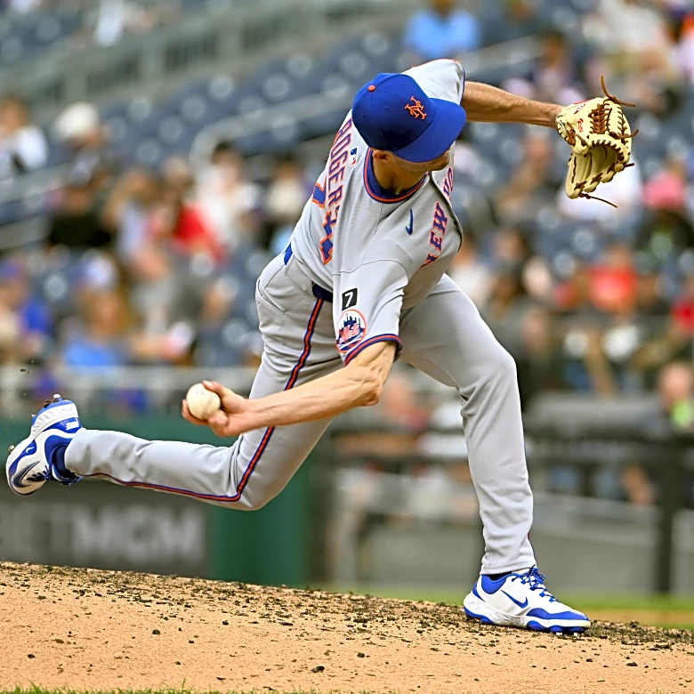 Mets showing interest in Tyler Rogers