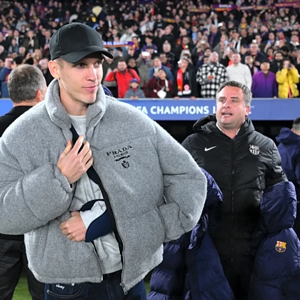 Barcelona pencil in return date for Dani Olmo after shoulder injury