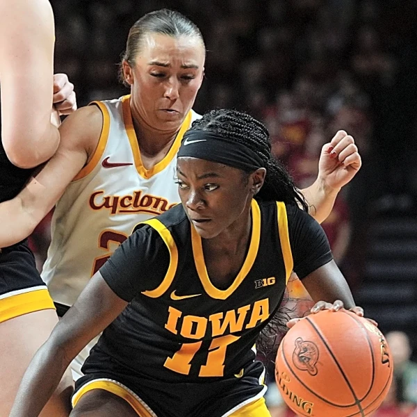 No. 11 Iowa falls to No. 10 Iowa State, 74-69, in Ames
