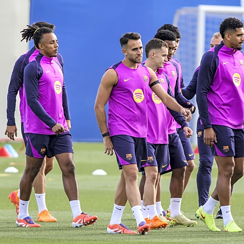 Eric Garcia says Barcelona waiting for Ronald Araujo ‘with open arms’