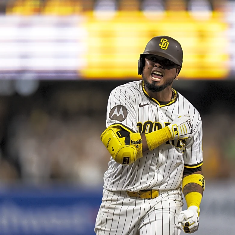 Should the Washington Nationals sign the polarizing Luis Arraez?