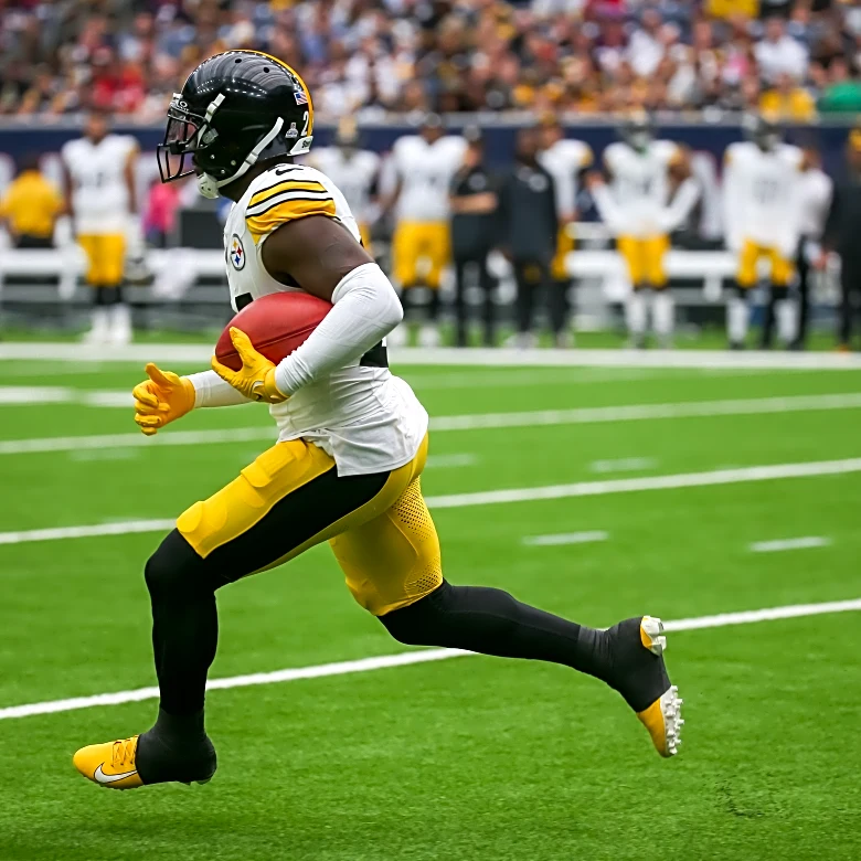 Former Steelers CB announces retirement
