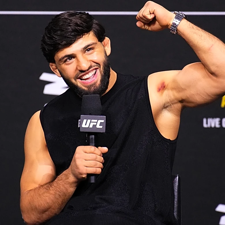 Dana White wants clicky ‘old ladies’ in UFC media to stop crying for not-cut Arman — ‘We keep it between us men’