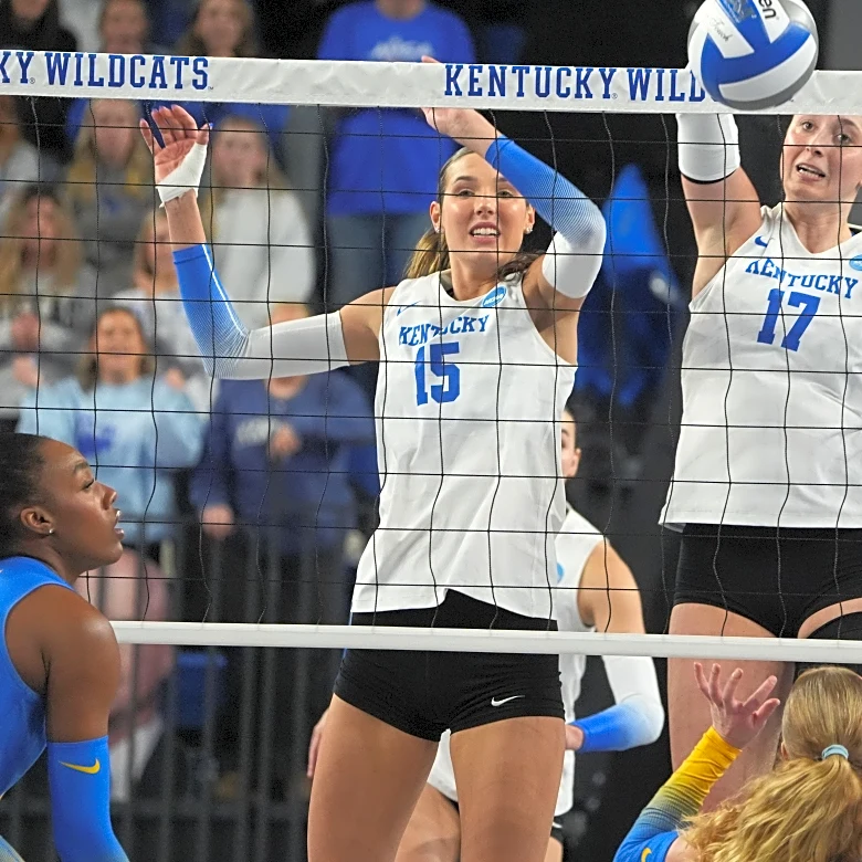 Kentucky Volleyball cruises past Cal Poly, will face Creighton in the Elite Eight