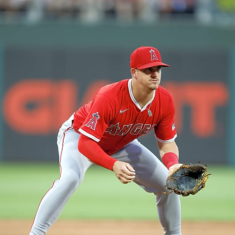 Royals sign infielder Kevin Newman to a minor league deal