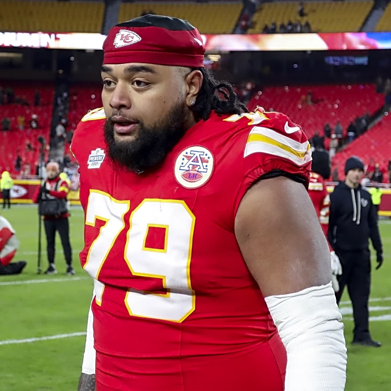 The Chiefs’ coaches are ready to see more of rookie tackle Esa Pole