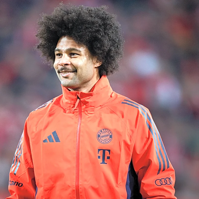 Bayern Munich news: Serge Gnabry deal getting close?; Manuel Neuer holds strong; A transfer on hold?; and MORE!