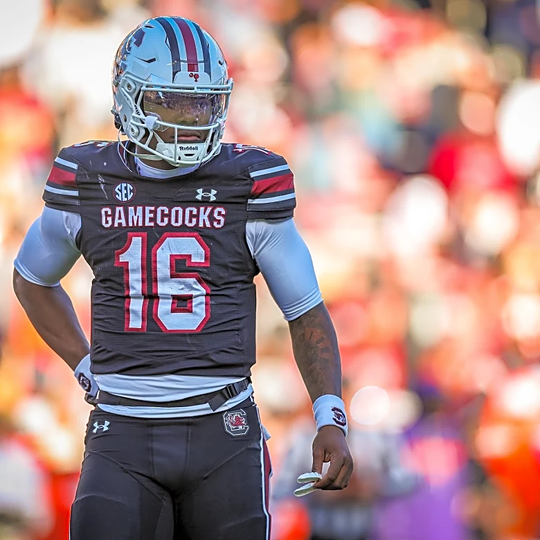 Steelers QB target returning to school