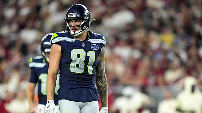 Seahawks extend veteran tight end Eric Saubert