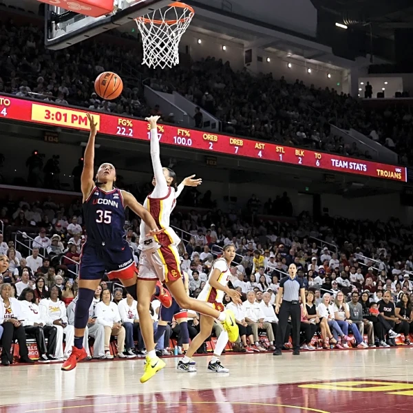 UConn women’s basketball blitzes No. 16 USC, 79-51