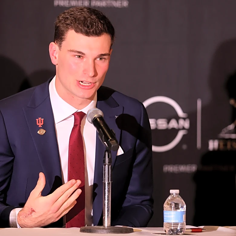 Indiana football’s Fernando Mendoza wins the Heisman Trophy