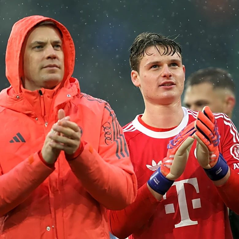 Bayern Munich, Manuel Neuer waiting on contract extension decision