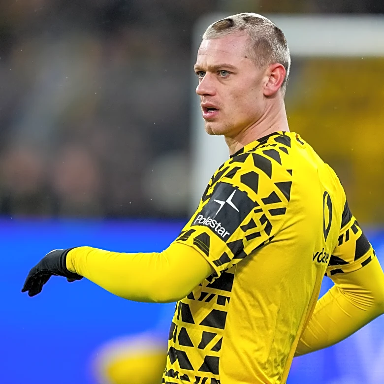 Barcelona hold ‘inital talks’ with Borussia Dortmund star Julian Ryerson