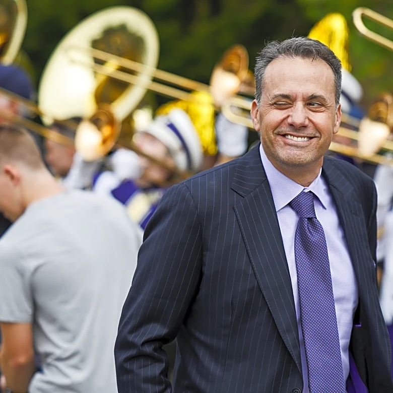 #Woof!: UW Lands Their First 2027 Commit