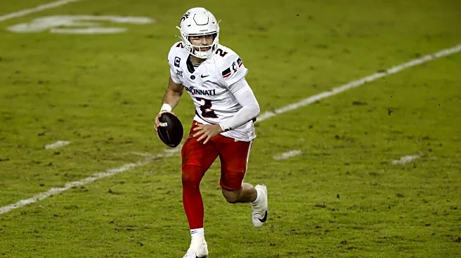 Transfer Portal: Tennessee connected to Cincinnati quarterback Brendan Sorsby