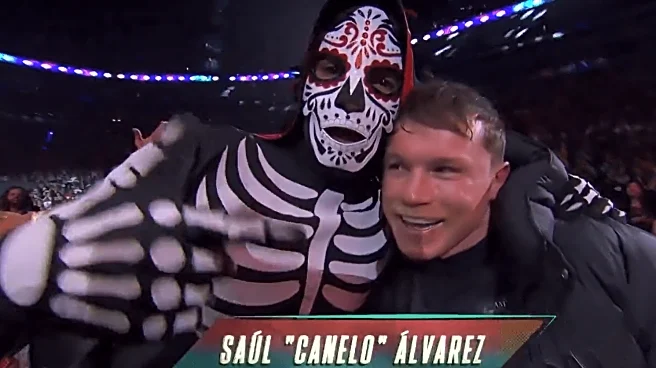 Canelo Alvarez makes surprise appearance and meets Undertaker at AAA Guerra de Titanes