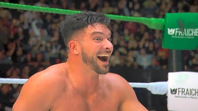 Ethan Page was triple champion for a few seconds at AAA Guerra de Titanes