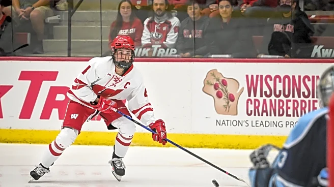 Badgers hold WCHA lead after impressive first half performance