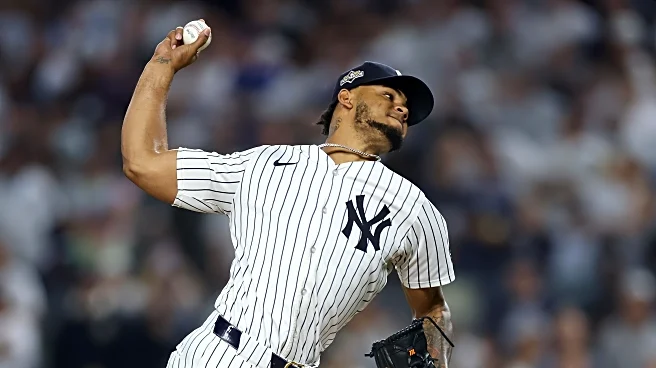 Yankees news: Doval and Rosario updates