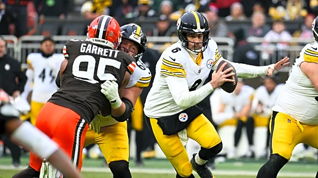 Steelers, Aaron Rodgers get rid of ball quick to avoid Myles Garrett sack record, put playoffs at risk