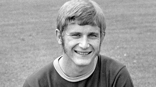 On This Day (31st Dec 1976): Adamson’s Delight As Doc Signs For Sunderland!