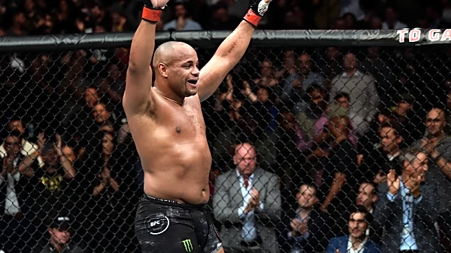 Daniel Cormier would want Alex Pereira fight if he was in prime, believes he’d be ‘feasting on’ current 205-pound division